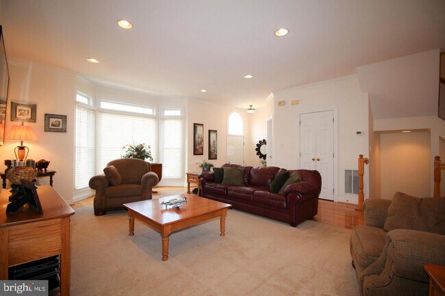 Building Photo - 4553 Fair Valley Dr