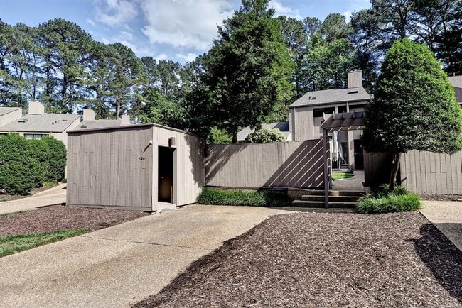 Building Photo - 106 Harrops Glen