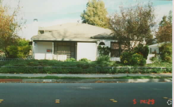 Building Photo - 1385 Hudson St