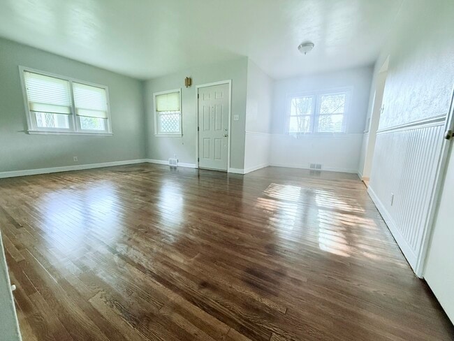 Living Room - 310 N Division St