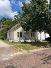 Building Photo - 305 E Madison St