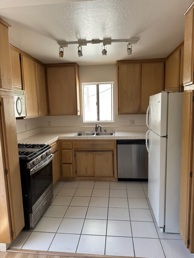 Building Photo - 11745 Courtleigh Dr