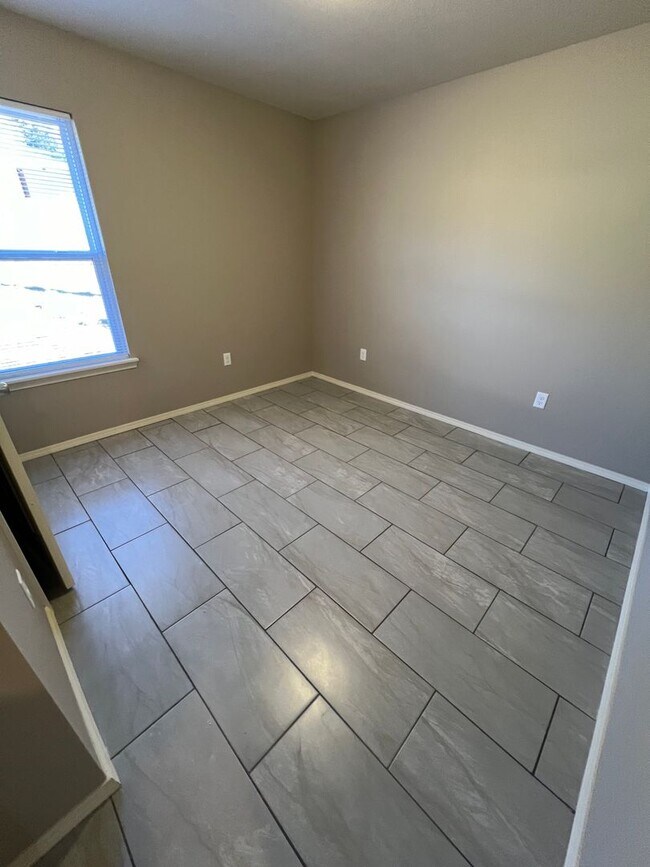 Foto del edificio - New Very Nice 2 Bed 1 Bath House with Car ...