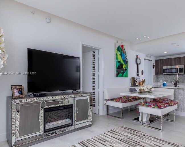 Foto del edificio - 488 NE 18th St