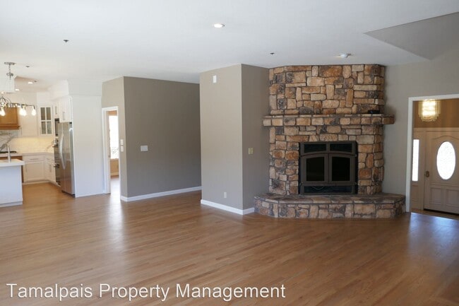 Foto del edificio - 4 br, 3 bath House - 1244 Highland Ave