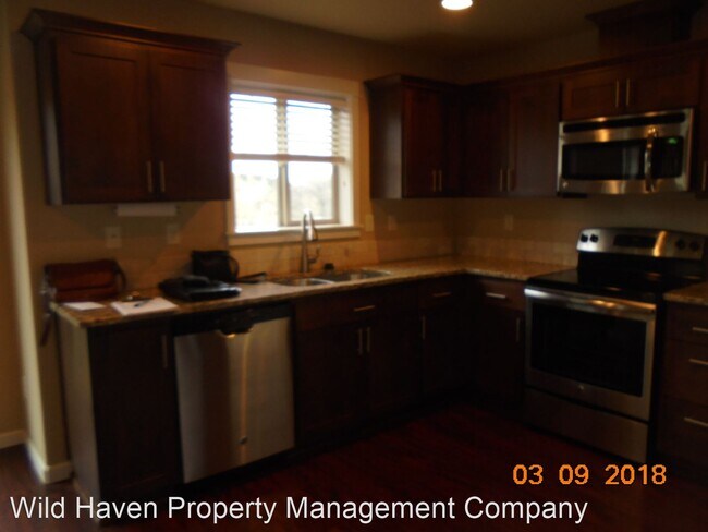 Building Photo - 2821 Hidden Meadow Dr