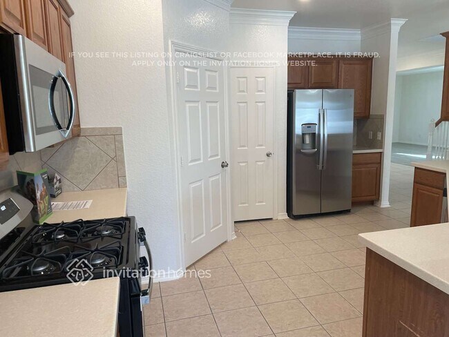 Foto del edificio - 15231 Henderson Point Dr