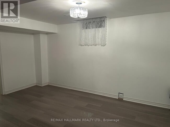 Building Photo - 531 Reeves Way Blvd