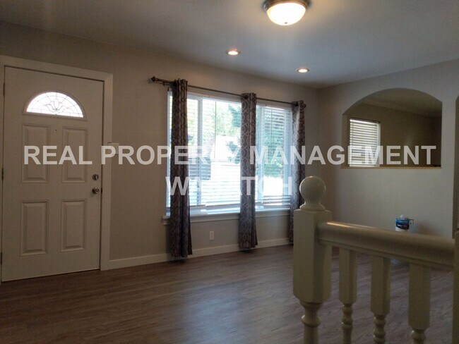 Building Photo - 218-220 E 4800 S