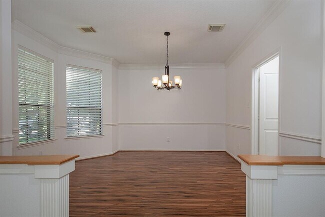 Building Photo - 7 Tender Violet Pl