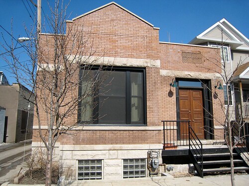 Frente - 2862 W 21st street