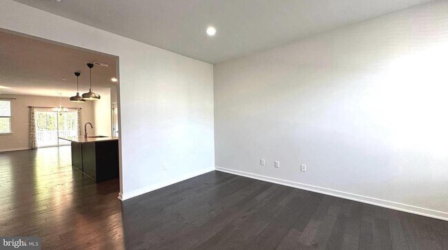 Foto del edificio - 229 Wynstone Ct