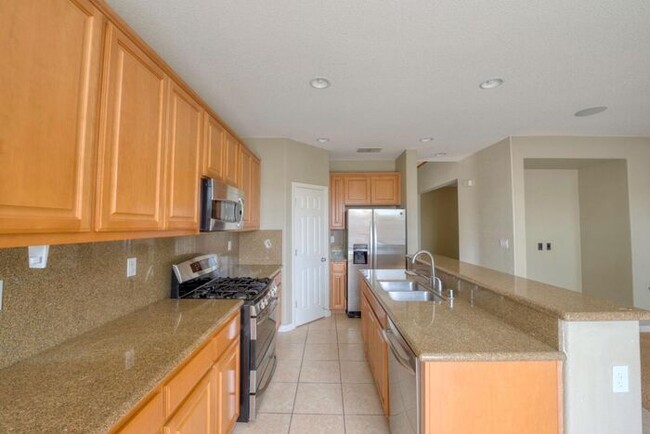 Building Photo - Patterson 3 Bedroom 2 Bath Diablo Grande G...