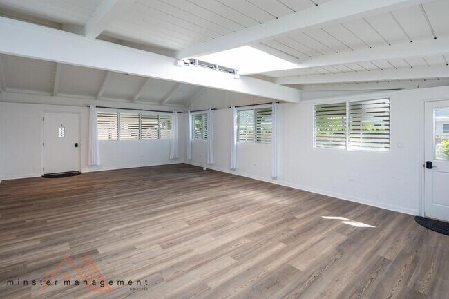 Building Photo - 426 Ulupaina St