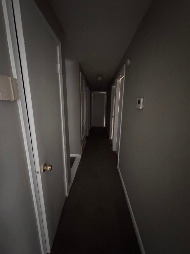Foto del edificio - 4410 Sherrycrest Cove