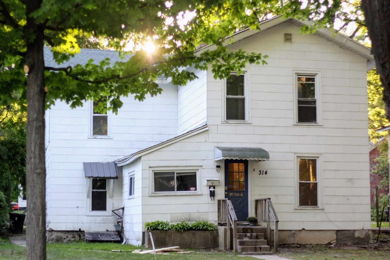 314 Ives Ave, Big Rapids, MI 49307 Townhome Rentals in Big Rapids MI