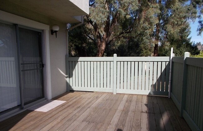 Building Photo - 3826 Meeks Terrace