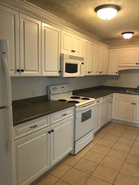 Kitchen - 802 E Main St