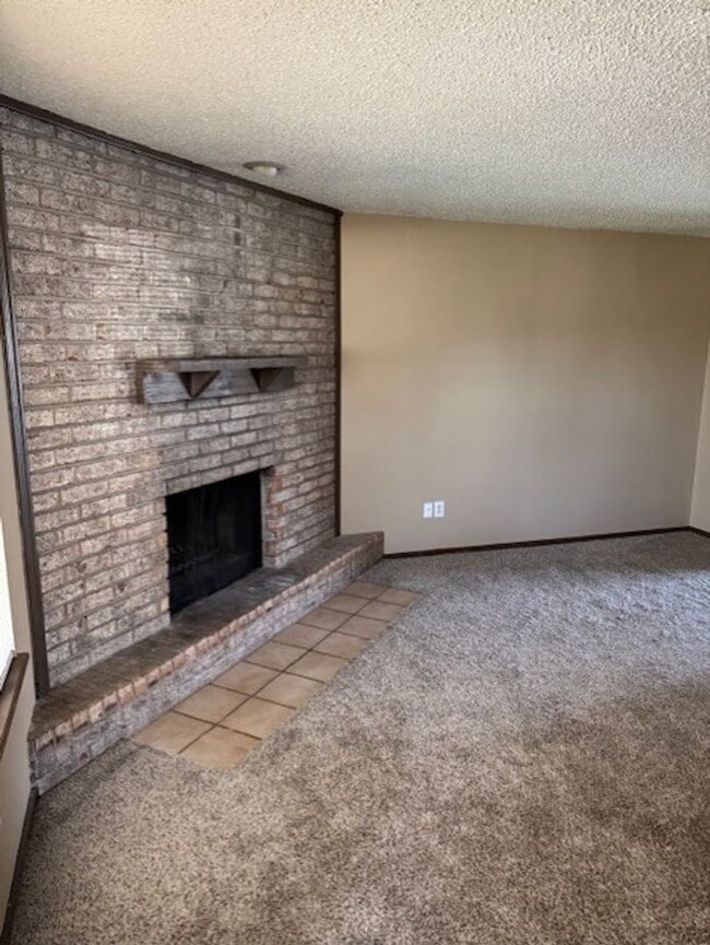 Building Photo - 129 Crystal Cir