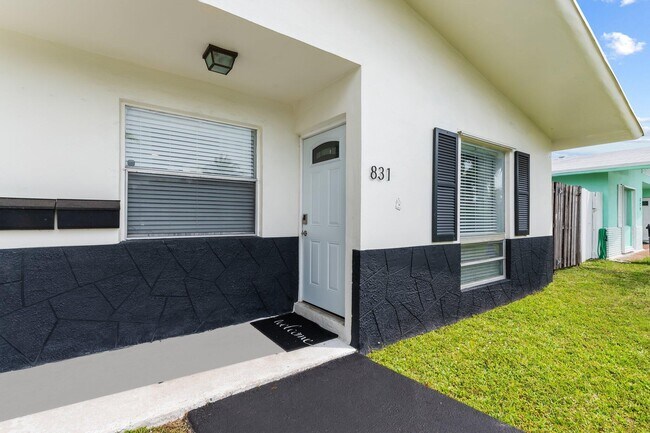 Foto del edificio - 831 SW 13th St