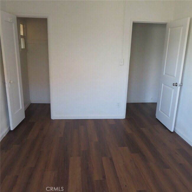 Foto del edificio - 1464 W 47th St
