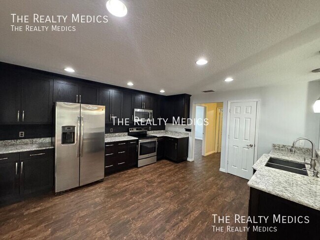 Foto del edificio - 1328 Karok St