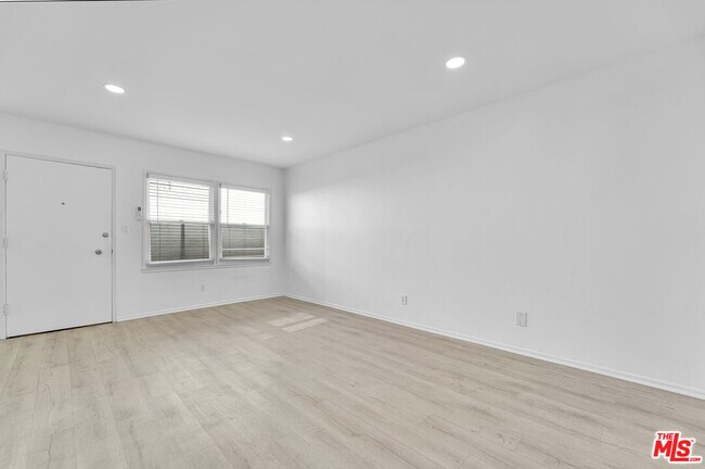 Foto del edificio - 926 N Spaulding Ave