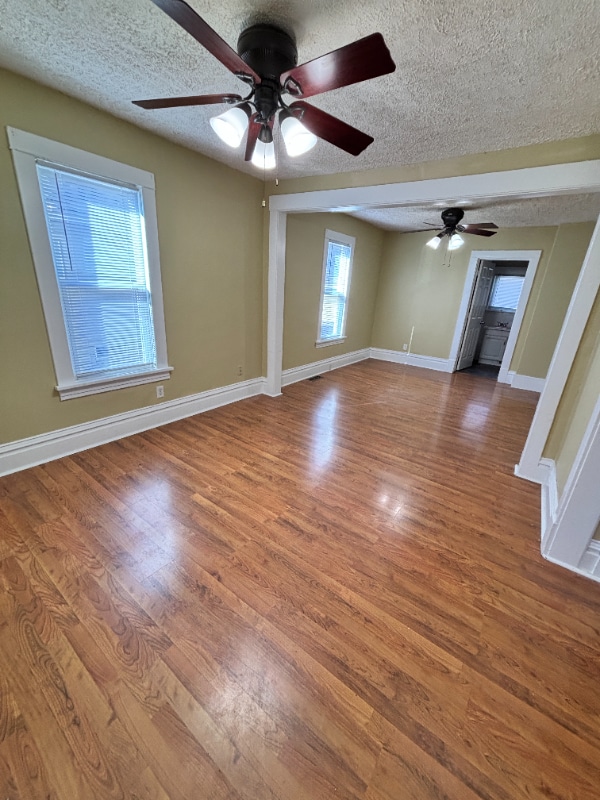 Foto del edificio - 645 Phillips St