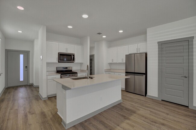 Building Photo - 1301 Wonder World Dr