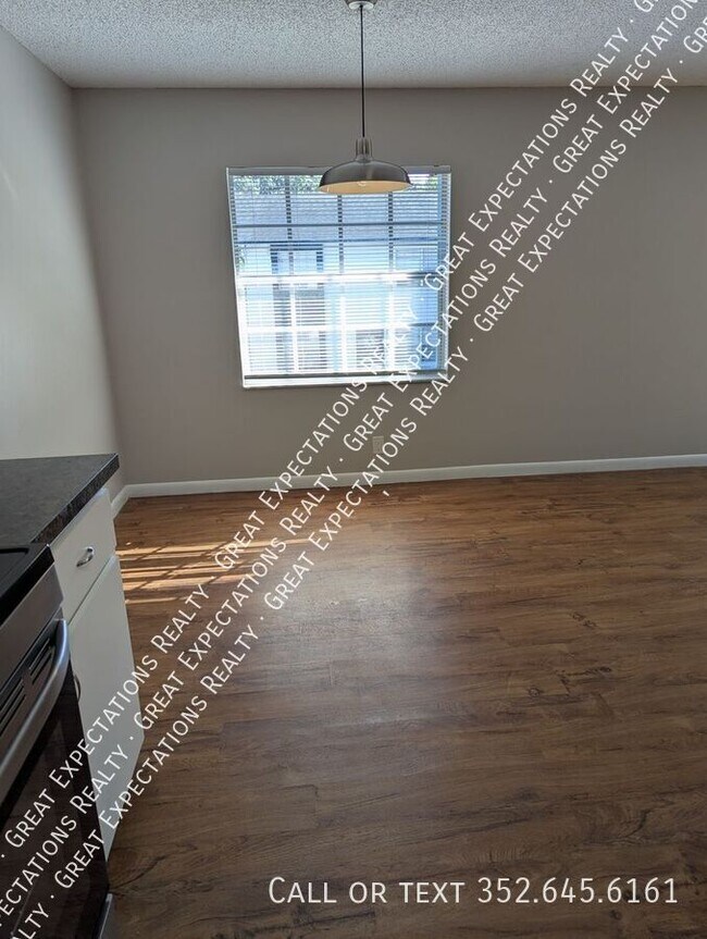 Building Photo - 125 SE 13th Ave