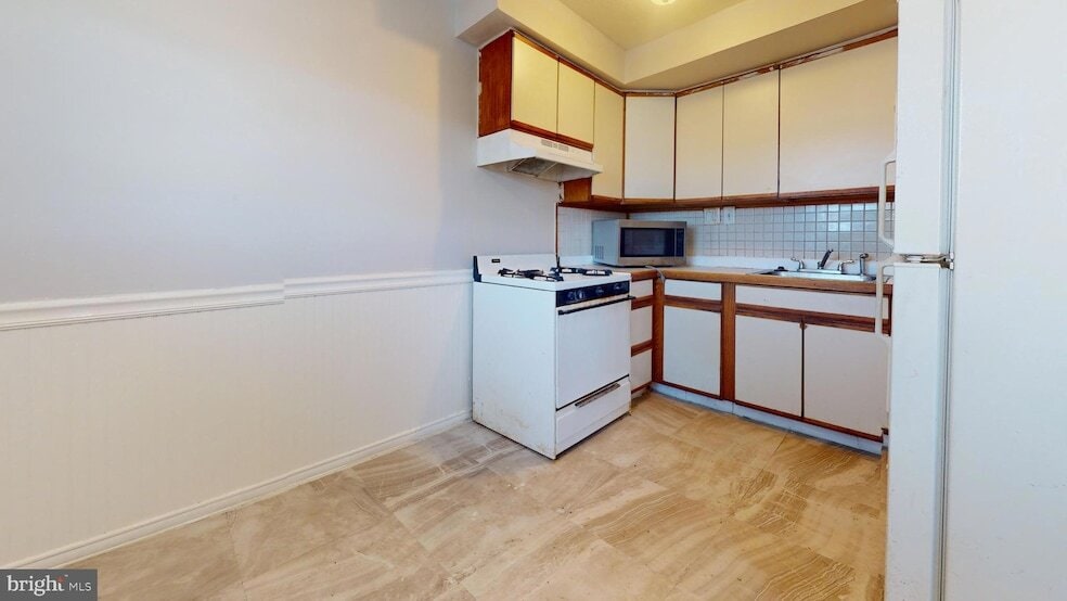 Foto principal - 10722 Gifford Ave