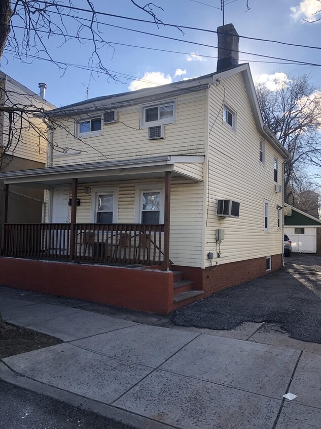 Primary Photo - 22 Sicard St