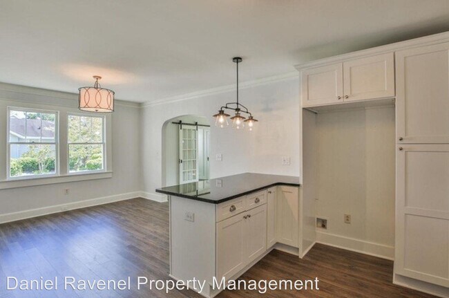 Building Photo - 3 Wedgepark Rd