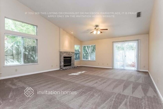 Building Photo - 8441 Solitude Ct