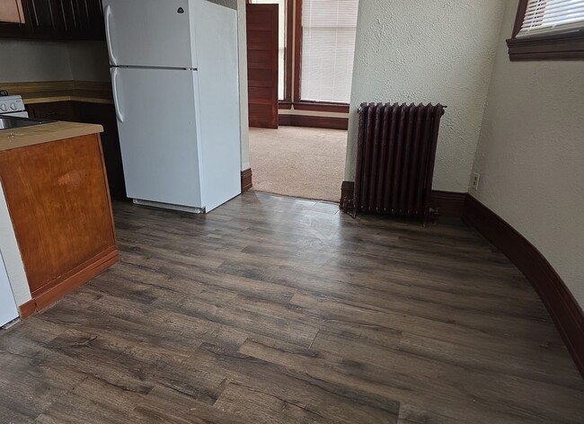 Building Photo - Cozy One Bedroom Apartment in Racine