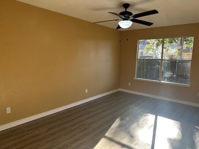 Foto del edificio - 147 Cotton Dr