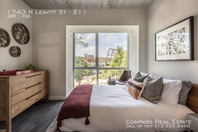 Foto del edificio - 1743 N Leavitt St, Chicago, IL, 60647 #211