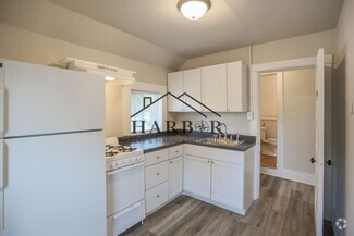 Building Photo - 212 7th St NW