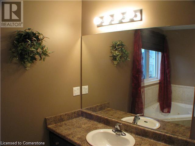 Building Photo - 11 Saybrook Gardens
