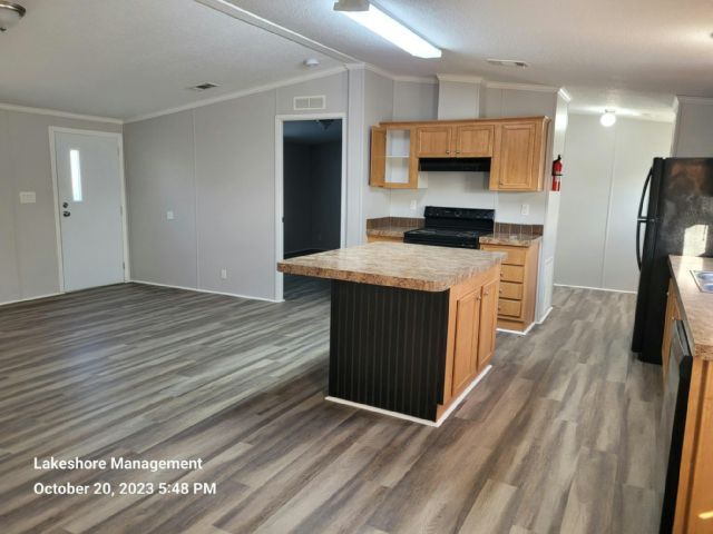 Primary Photo - 138 Lone Pine Dr