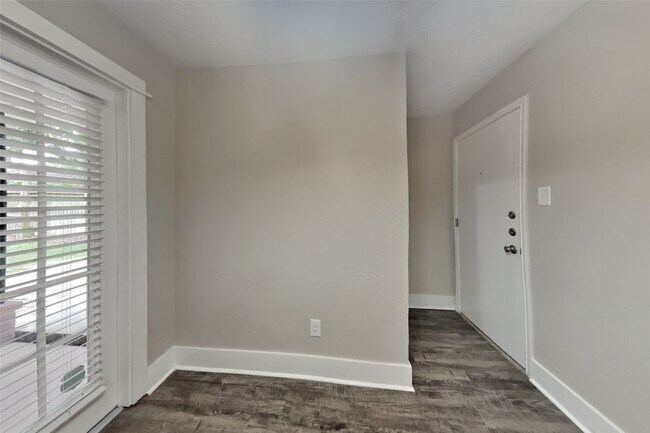 Foto del edificio - 2142 Musket Ridge Dr