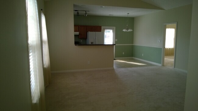Building Photo - 1093 Winding Oak Trl