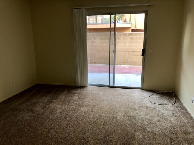 Foto del edificio - 7642 Crescent Ave