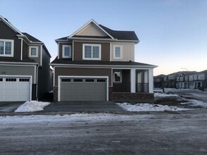 Building Photo - 127 Cityspring Manor NE