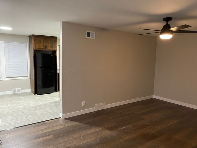 Foto del edificio - 2 Bedroom, 1 Bathroom House with Attached Garage