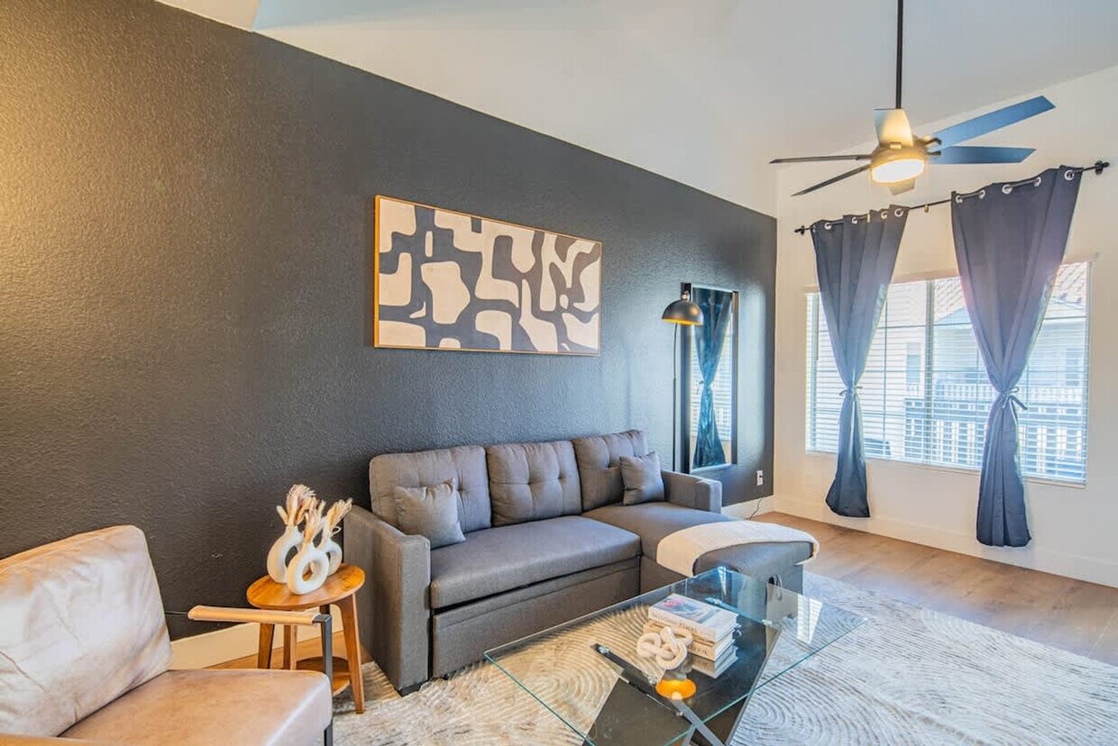 Foto principal - 7900 E Princess Dr