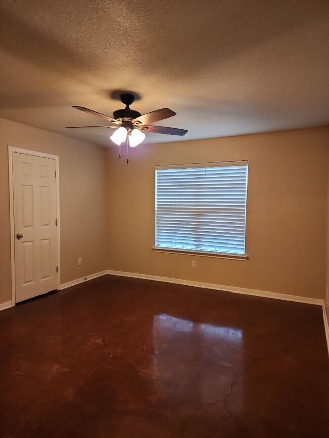 Foto del edificio - 1606 Libby Ln
