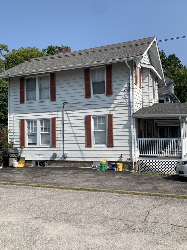 Building Photo - 437 S Elm Ave