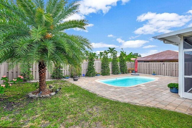 Foto del edificio - 8986 SW 214th Terrace