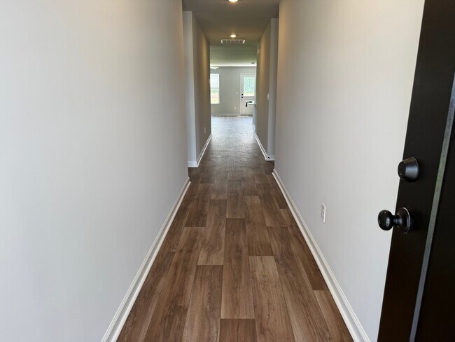Foto del edificio - 6418 Swainson St SW